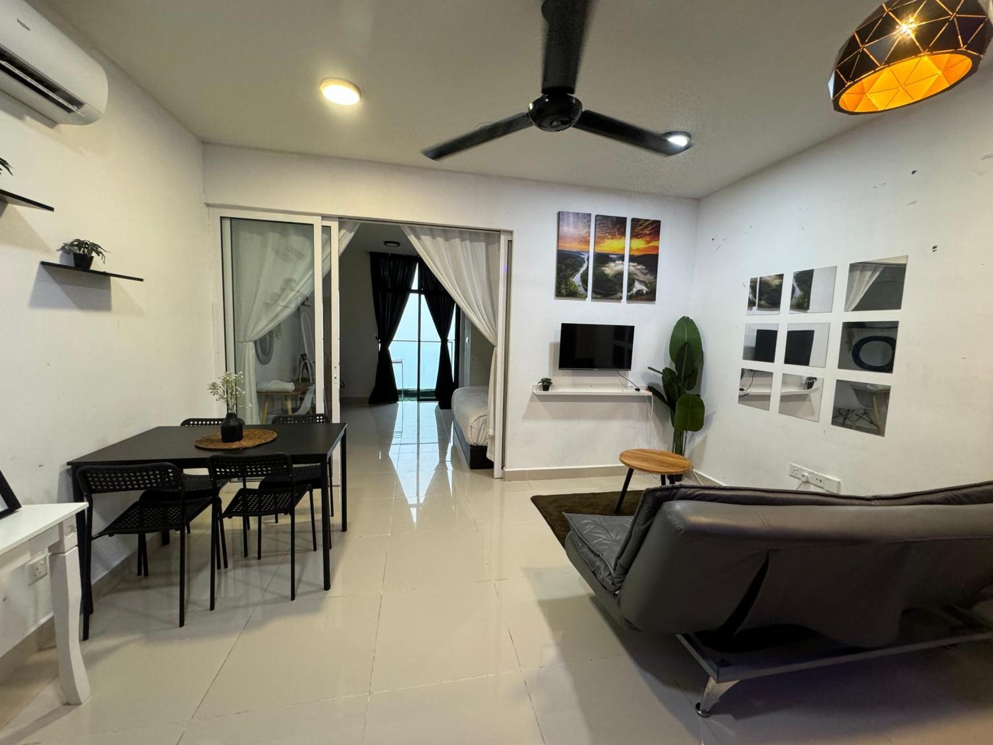 The Shore 12, By Hypnossuites Pangsapuri